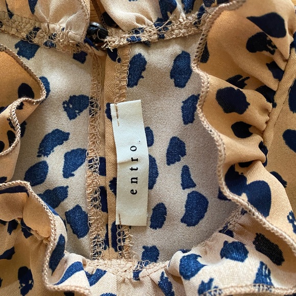 Entro Leopard Print Tunic with Flutter Sleeves - Picture 5 of 6